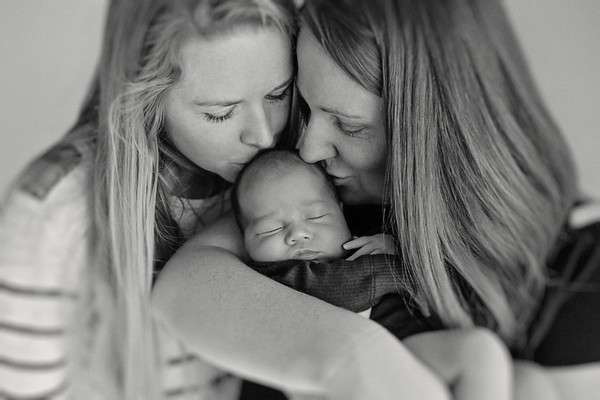 Auckland newborn photographer Milk photography studio takes photo of newborn Zara 
