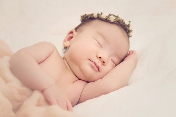 Newborn baby photo taken with our Auckland family and newborn photographer 