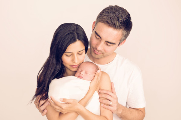 newborn and family photo taken by our Auckland north shore newborn photographer