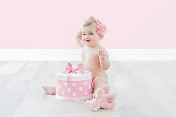 North shore baby photographer Milk photography studio captures Lilly at 1 