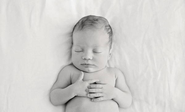 newborn photo of baby taken by our Auckland newborn photographer 